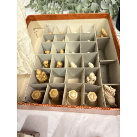 Vintage Schach Plastic Chess Set Medieval Camelot Full Set Germany No Board - Picture 2 of 16